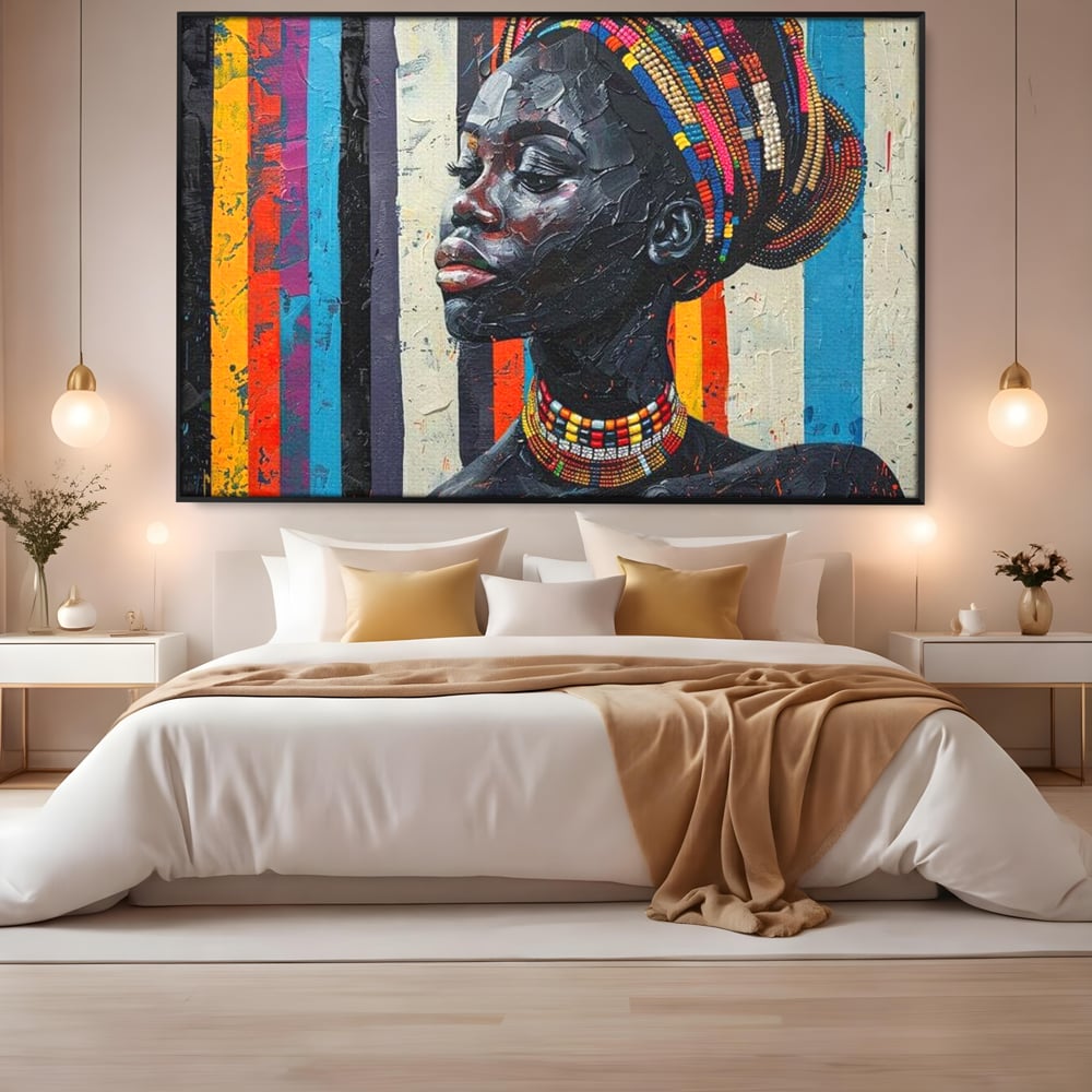 Tablou canvas cu tablou canvas cu profil de femeie, in rama de aluminiu negru, pe perete intr-un dormitor